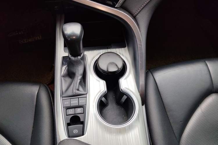 Used Toyota Camry 2018 Dual-Engine 2.5 HG Luxury Edition
