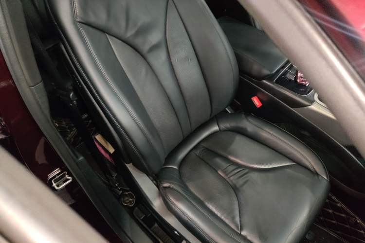 Used Lincoln Nautilus 2019 2.0T Two-Wheel Drive Luxury Edition China VI Standard Right Front Seat