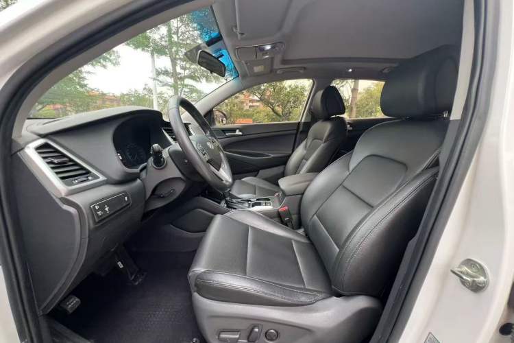 Used Hyundai Tucson 2018 1.6T Dual-Clutch Two-Wheel Drive 15th Anniversary Special Edition Left Front Seat