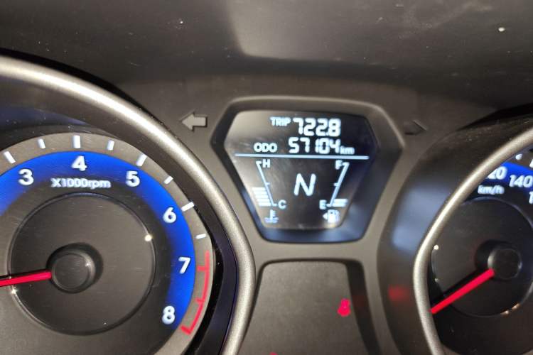 Used Hyundai Elantra (5th Generation / Langdong) 2016 1.6L Automatic Smart Version