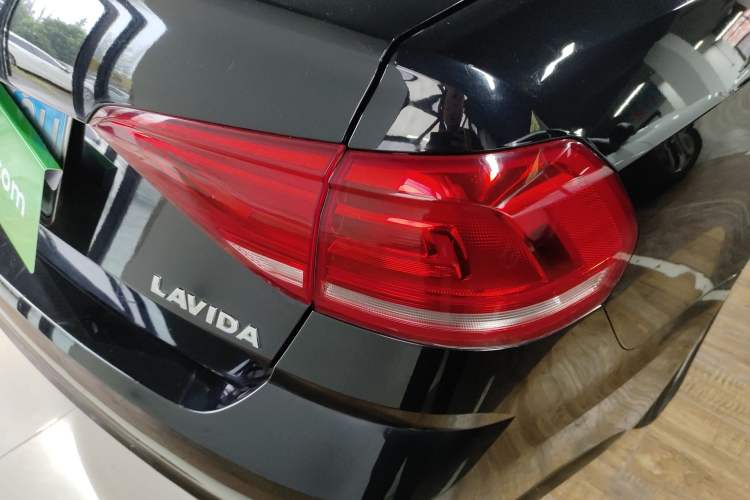 Used Volkswagen Lavida 2015 1.6L Manual Fashion Edition