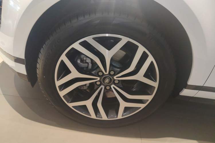 Used Land Rover Range Rover Evoque 2023 Aurora L 249 PS Luxury Edition
