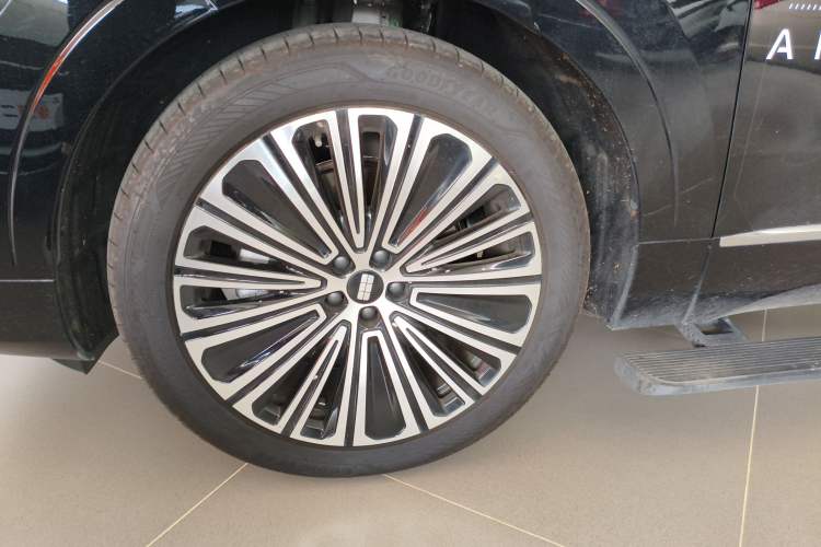 Used Geely Galaxy M9 2025 Model 210km Four-Wheel-Drive Leading Edition Left Front Wheel Hub