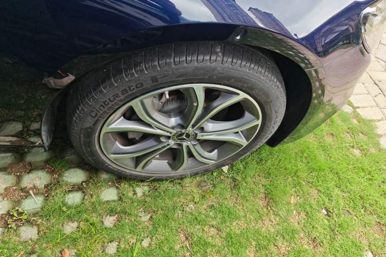 Used Mercedes-Benz E-Class 2020 E 300 L Sport Luxury Edition Right Front Wheel Hub