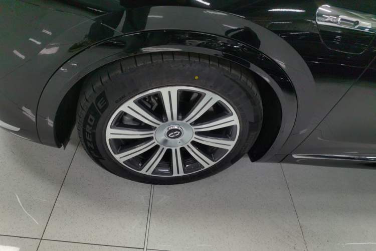 Used Hima AITO M8 2025 Extended-Range Max+ Version 53.4 kWh 6-Seater Edition
