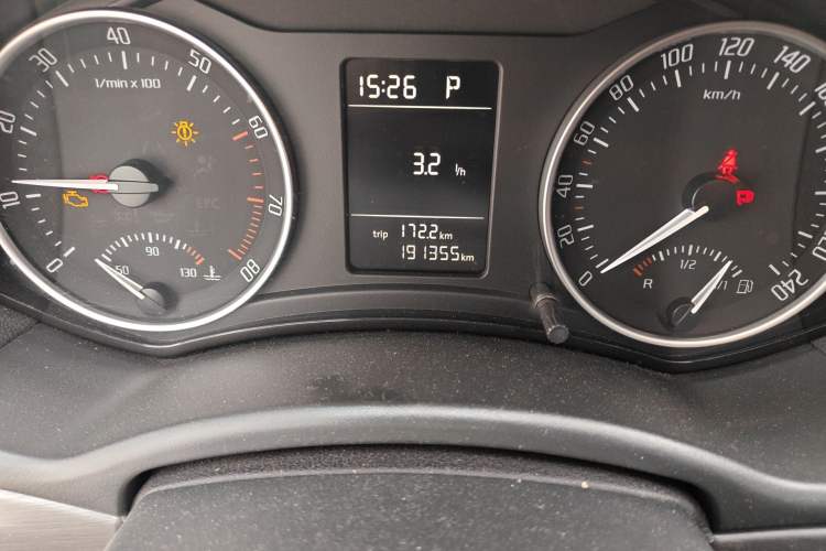 Used Skoda Octavia 2013 1.6L Automatic Yijun Edition Odometer Close Up