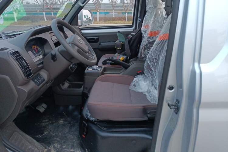 Used Ruichi EC71 2024 EC71L Cargo Pioneer I Model 41.85 kWh