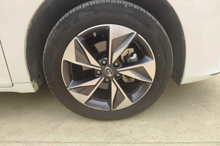 Used GAC Trumpchi M6 2023 PRO 270T DCT Luxury Edition Right Front Wheel Hub