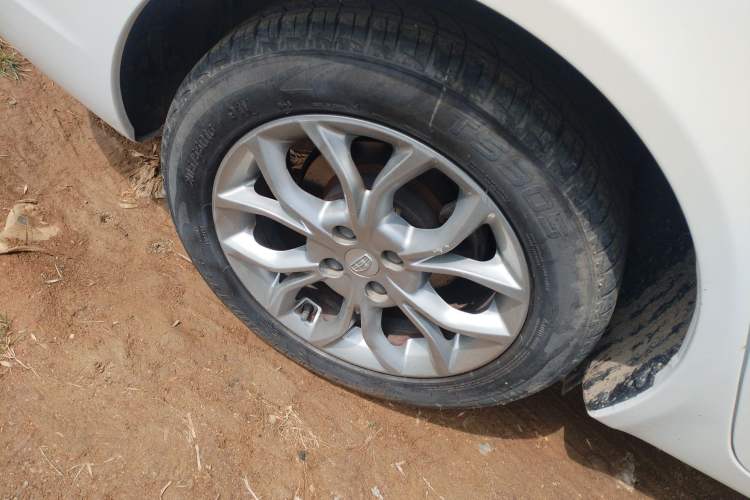 Used Geely Auto Vision 2018 1.5L Automatic Happiness Edition Right Rear Wheel Hub