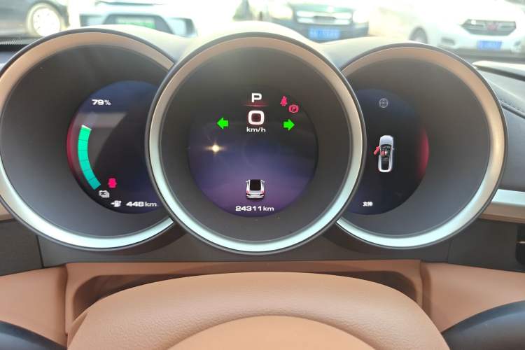 Used ORA Lightning Cat 2022 555 km Luxury Edition Instrument Cluster