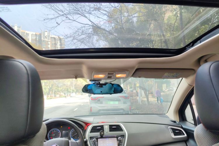 Used Suzuki S-Cross 2014 1.6L CVT Two-Wheel Drive Elite Version Headliner