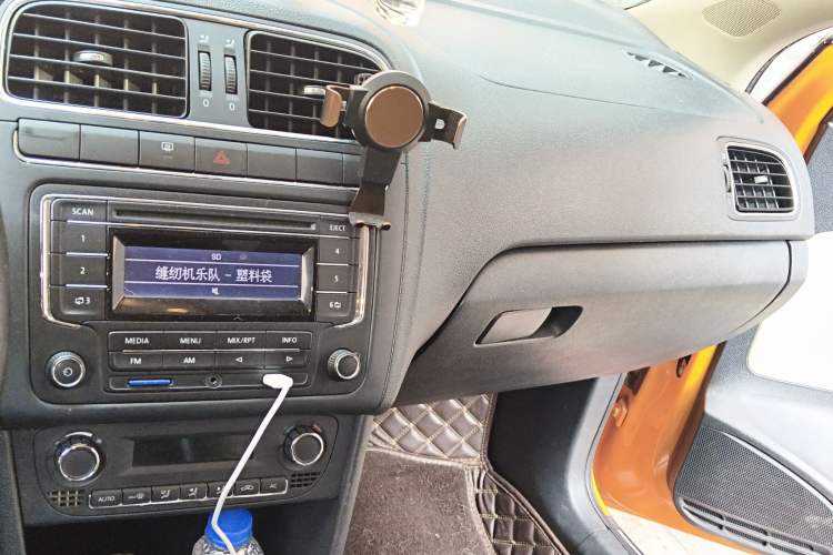 Used Volkswagen Polo 2012 1.6L Cross Polo MT
