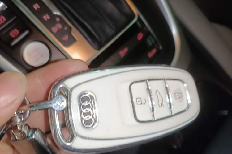 Used Audi Q5 2017 Plus 40 TFSI Technology Model
