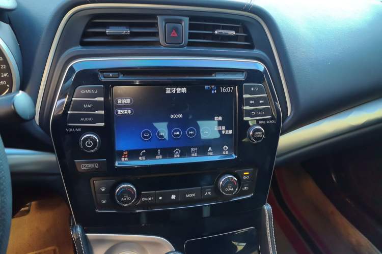 Used Nissan Maxima 2016 2.5L XV Ultimate Edition Audio And AC Panel