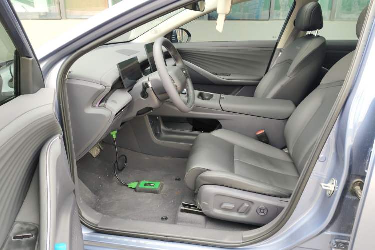 Used Nissan N6 2026 Model 180 Max Driver Seat