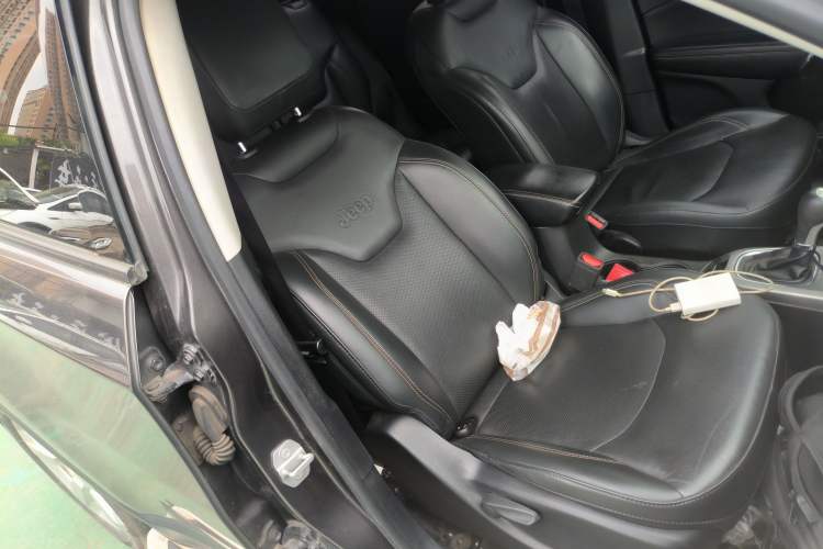 Used Jeep Compass 2019 200T Automatic Family Edition - Connected Large Screen Version