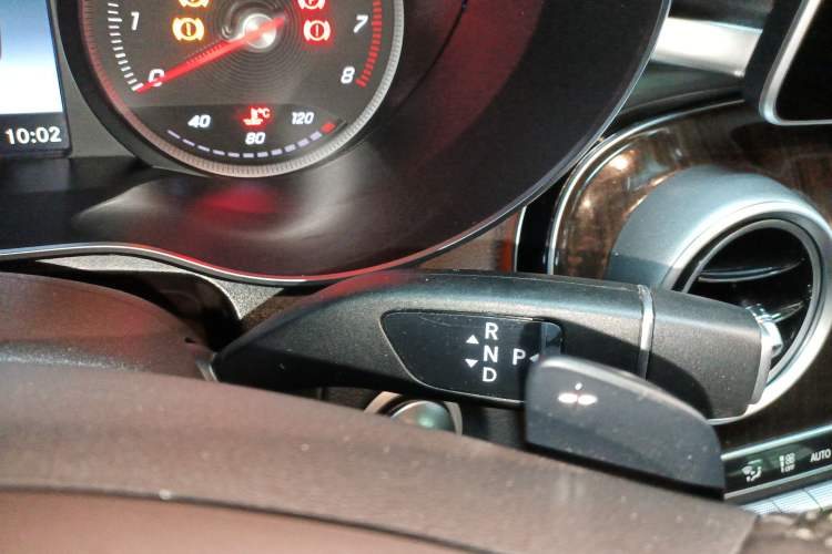 Used Mercedes-Benz GLC 2019 GLC 260 L 4MATIC Dynamic Model Gear Lever