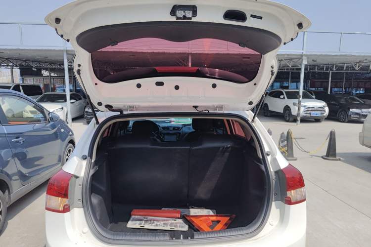 Used Kia K2 2015 Hatchback 1.4L MT GLS Cool Edition