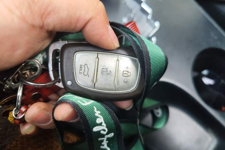 Used Hyundai ix35 2013 2.0L Automatic Two-Wheel Drive Smart GLS China IV Standard