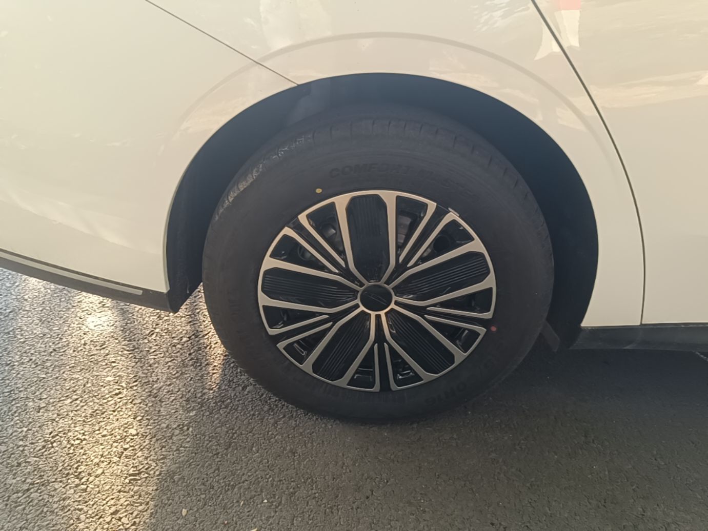 Geely Auto Emgrand 2026 Model 5th Generation 1.5L CVT Luxury Edition — снимка 11