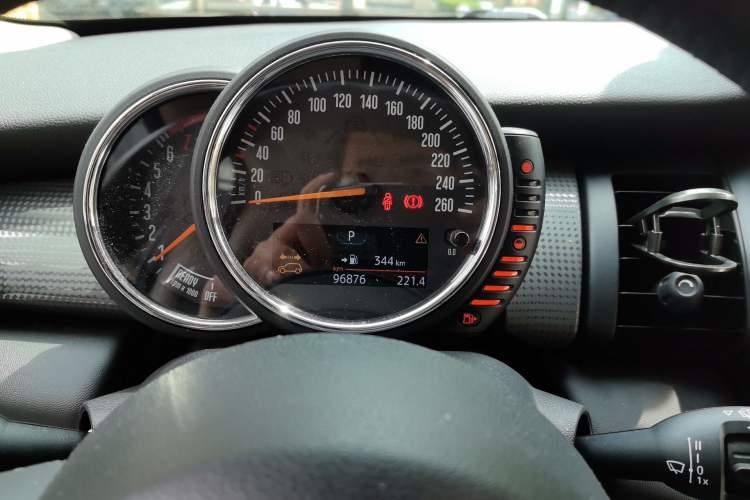 Used MINI 2016 1.5T COOPER Avant-Garde