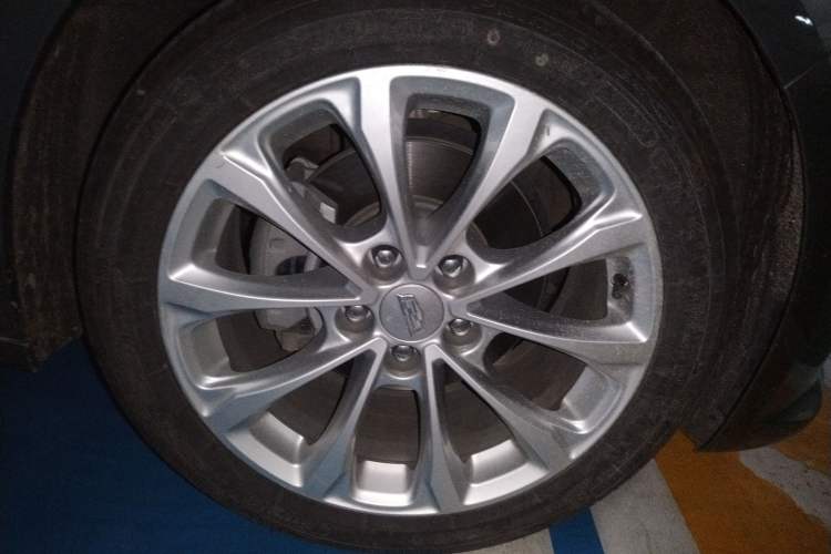 Used Cadillac CT5 2023 28T Luxury Edition (Standard Version) Right Front Wheel Hub