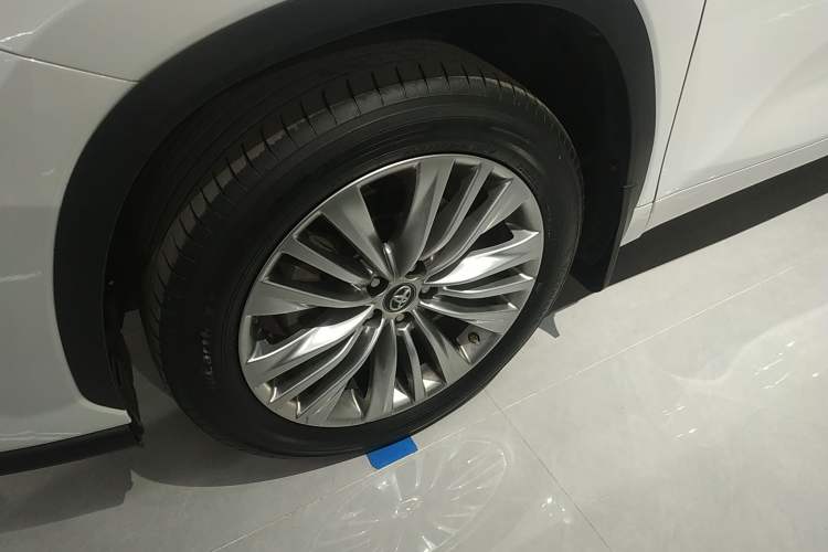 Used Toyota Highlander 2022 Dual-Engine 2.5L Four-Wheel Drive Prestige Version 7 Seats
