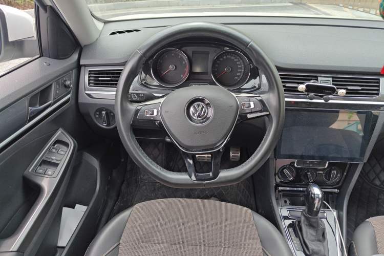 Used Volkswagen C-TREK 2018 1.5L Automatic Comfort Model Steering Wheel