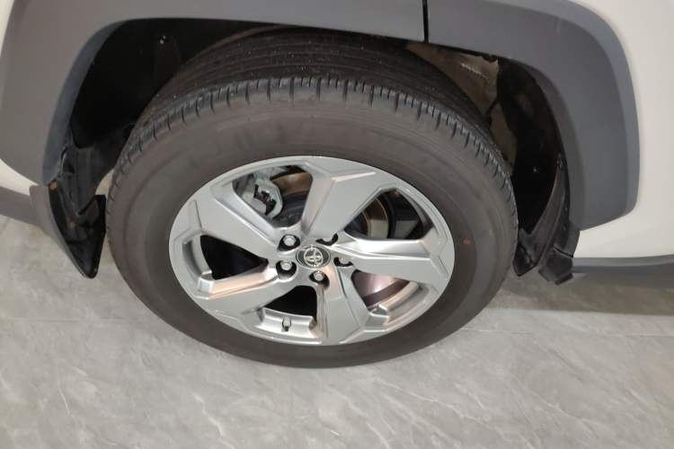 Used Toyota RAV4 2022 2.0L CVT Two-Wheel Drive Fashion Plus Edition Right Rear Wheel Hub