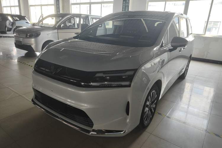Used Wuling Starlight 730 2025 Model Pure Electric 500km Luxury Edition