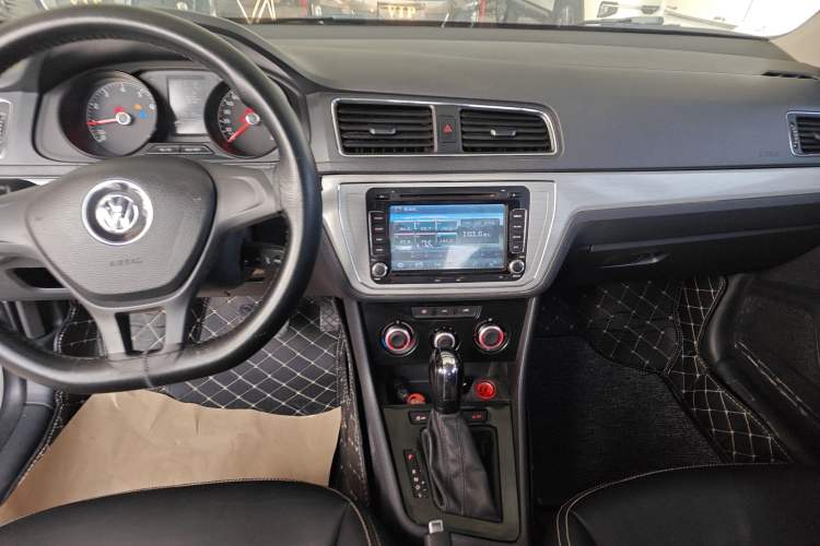 Used Volkswagen Gran Lavida 2015 1.6L Automatic Fashion Edition
