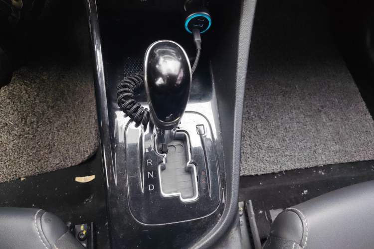 Used CHANGAN Alsvin 2018 1.5L DCT Luxury Model China V Standard Gear Lever