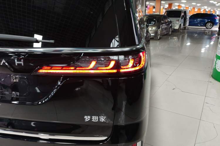 Used VOYAH Dream 2022 0-Carbon Edition Dream+ Smart Enjoyment Package 475 km Exterior 3