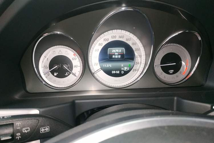 Used Mercedes-Benz GLK-Class 2013 GLK 300 4MATIC Dynamic Sunroof Model