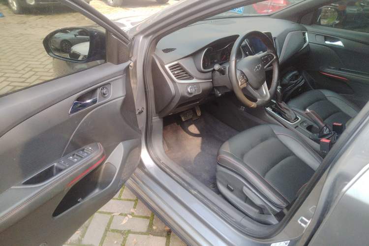 Used Chevrolet Monza 2020 Light Hybrid RS 330T Automatic Thrill Edition Driver Seat