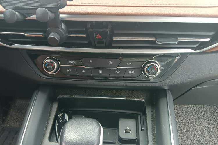 Used SAIC MAXUS D90 2017 2.0T Automatic All-Wheel Drive Sirius
