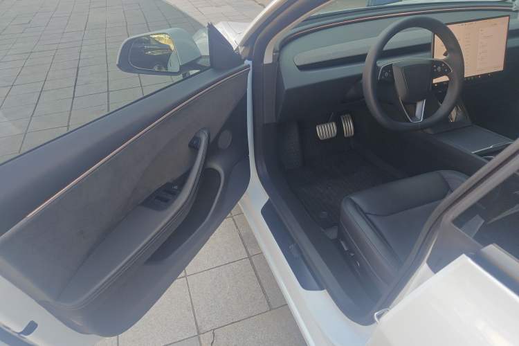 Used Tesla Model 3 2023 Long-Range All-Wheel-Drive Version
