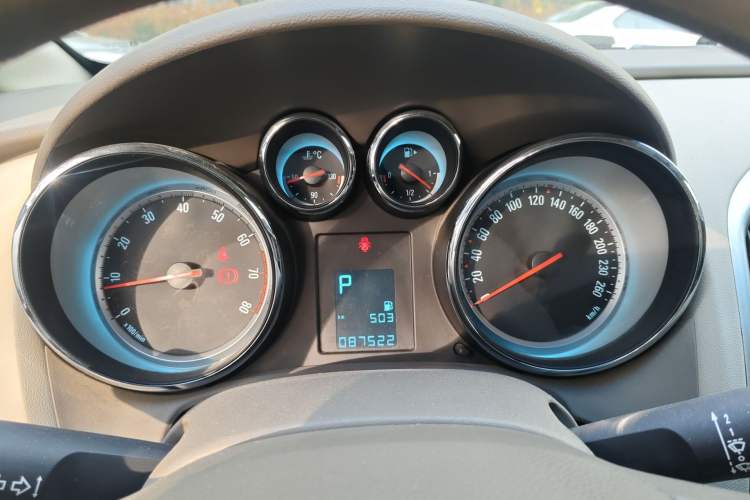 Used Buick GT 2013 GT 1.6L Automatic Fashion Edition Instrument Cluster