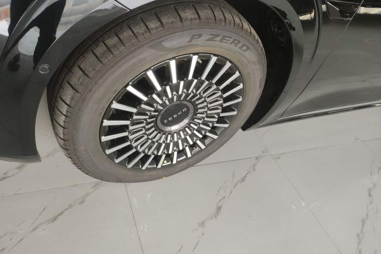 Used Zeekr 009 2024 7-Seater Walk-Through Version Four-Wheel Drive 108 kWh