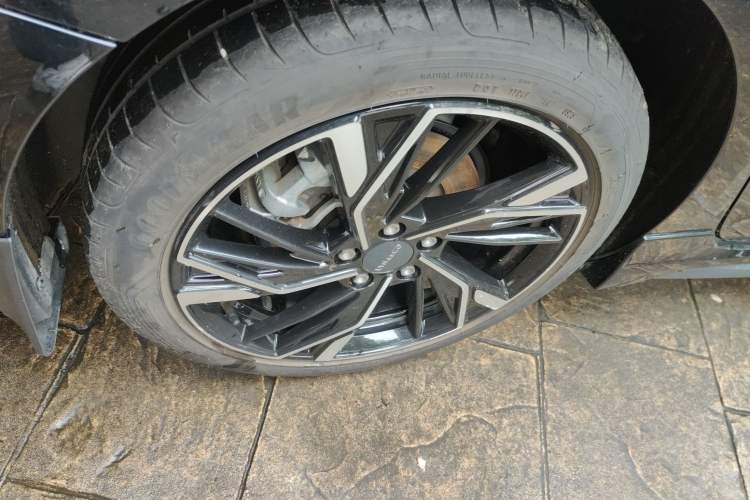 Used Lynk & Co 03 2025 1.5TD DCT Champion Edition Pro Exterior 5