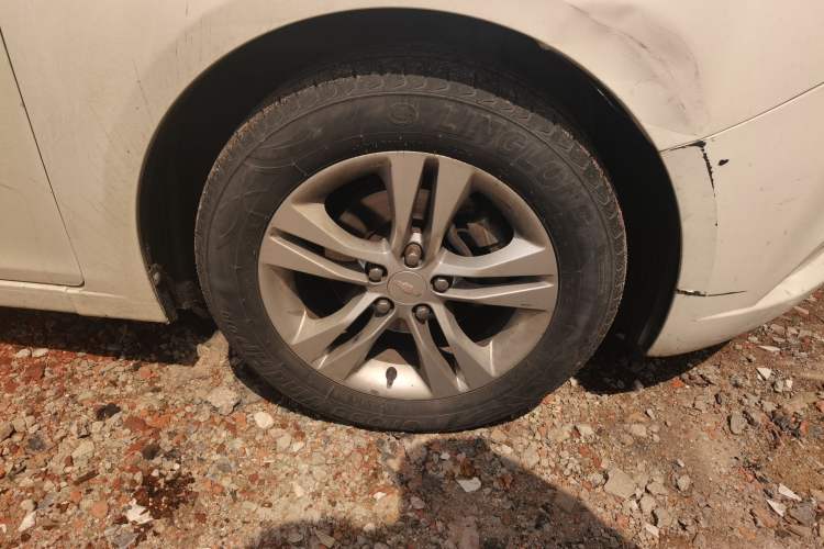 Used Chevrolet Cruze 2015 1.5L Classic SE MT Right Front Wheel Hub