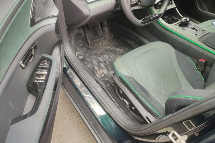 Used BYD Han 2022 EV 610 km All-Wheel-Drive Qianshan Cui Limited Edition
