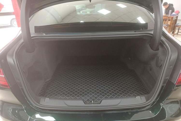 Used Jaguar XEL 2024 2.0T 250 PS R-DYNAMIC S Advanced Sport Edition
