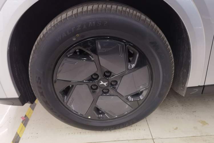 Used XPeng G6 2025 625 Long-Range Max Tech Edition Left Front Wheel Hub