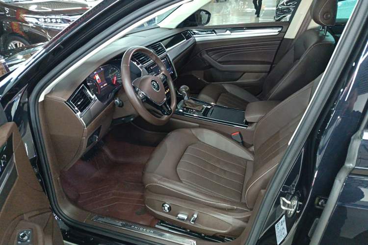 Used Volkswagen Phideon 2021 380TSI Luxury Edition
