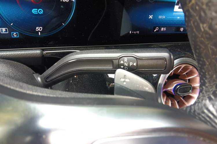 Used Mercedes-Benz EQA 2022 EQA 300 4MATIC Launch Edition Gear Lever