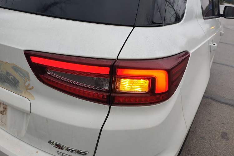 Used Changan CS55 2018 1.5T Automatic Colorful Edition China V Standard
