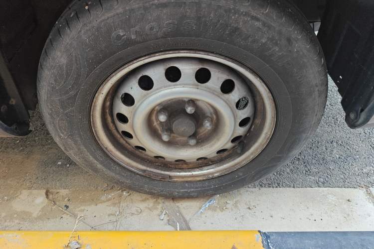 Used FORTHING Lingzhi 2019 M5L 1.6L 7-Seater Base Model China VI Standard Right Front Wheel Hub