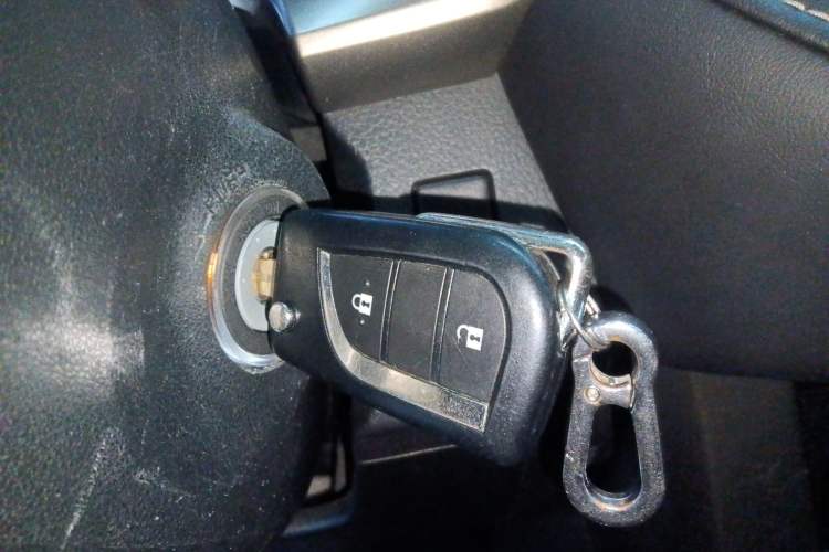 Used Toyota RAV4 2013 2.0L CVT Two-Wheel Drive Urban Edition Vehicle Key