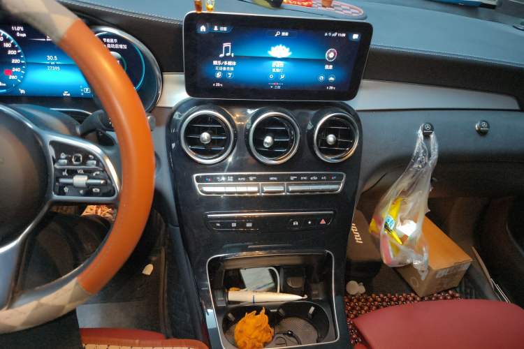 Used Mercedes-Benz GLC Coupe 2023 GLC 260 4MATIC Coupe SUV Audio And AC Panel